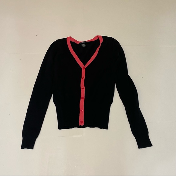 Rue21 Sweaters - ⭐️ Rue21 black and pink cardigan size small.